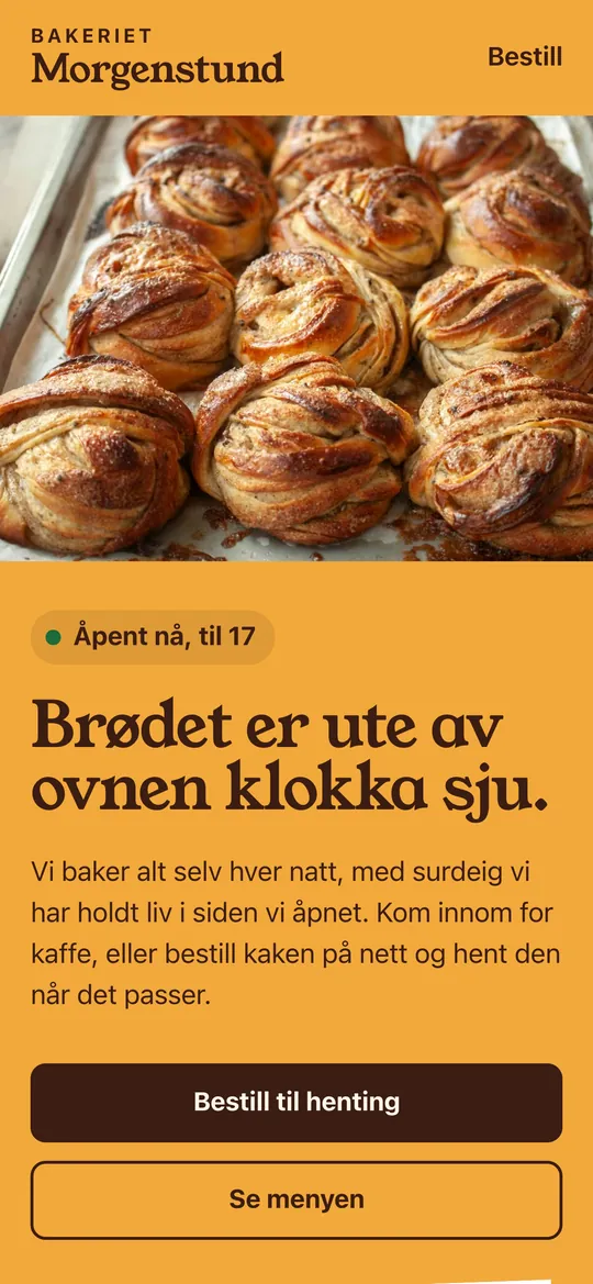 Etter: forsiden til Bakeriet Morgenstund med ukens bakst og «Åpent nå».